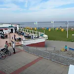 Gesamte In Mit Eigener Terrasse By Interhome Apartamento Burhave